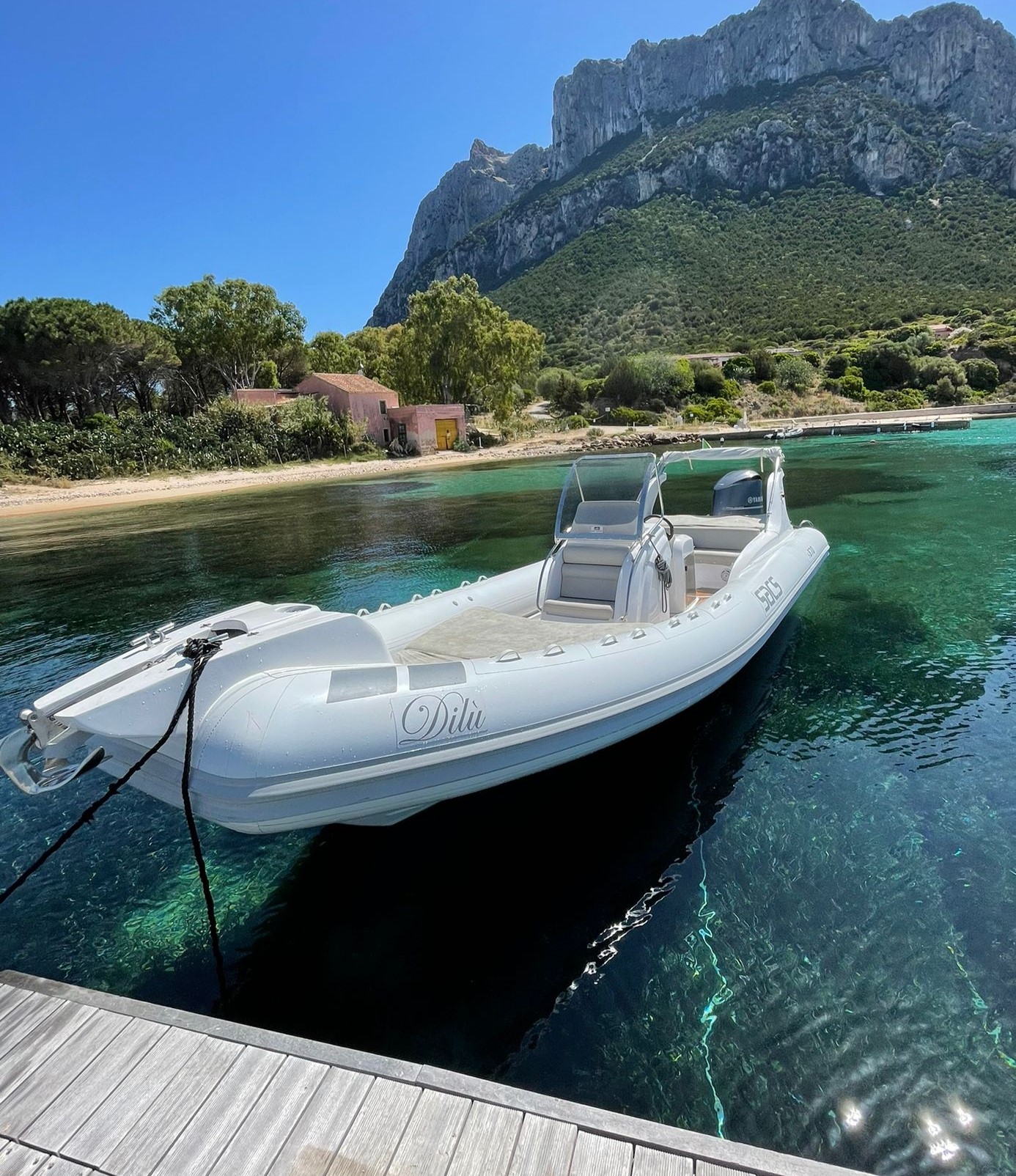 Gommone bello a Tavolara con Fabatour, escursioni in mare in Sardegna